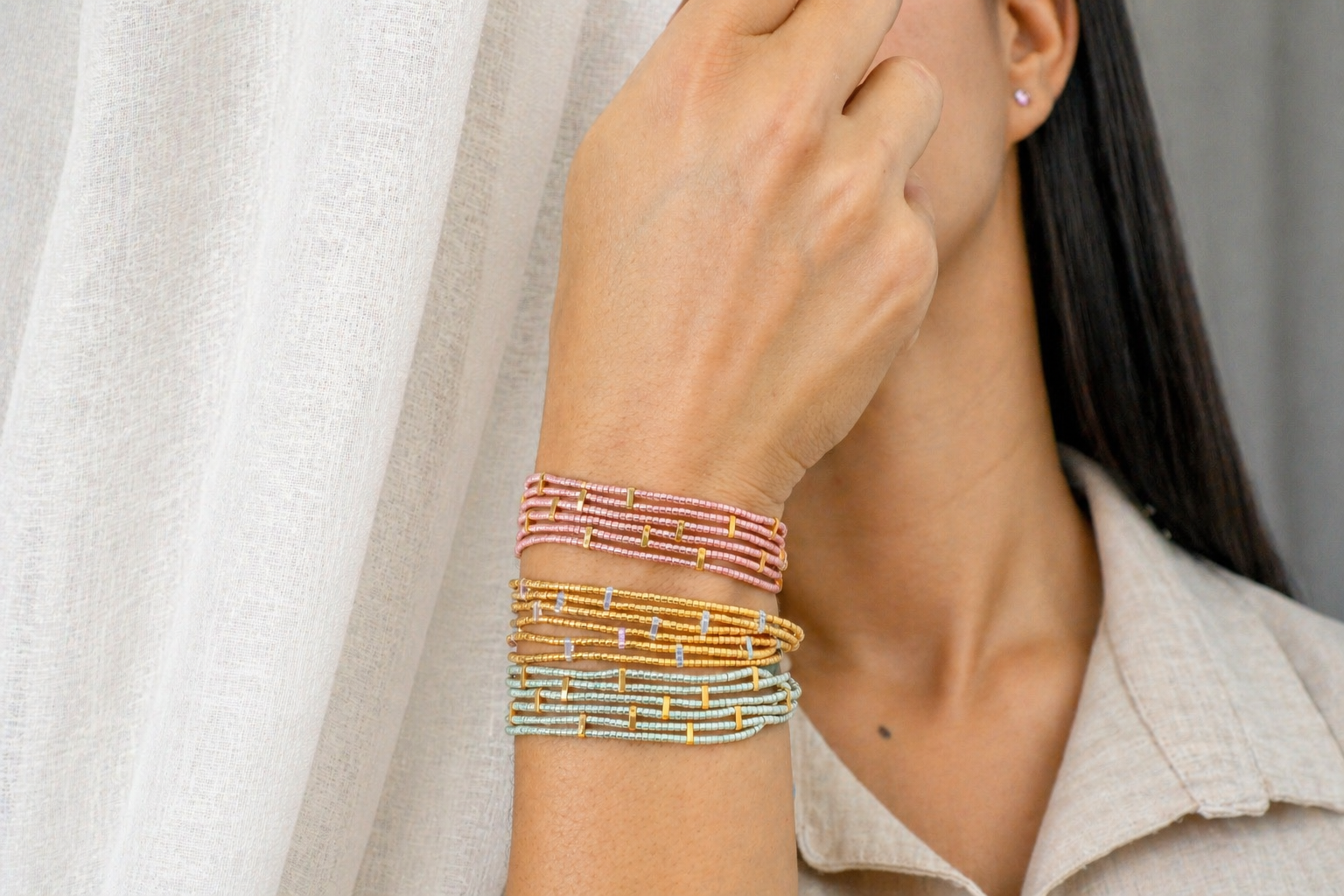 Pulseras artesanales en Miyuki Pulseras artesanales en Miyuki en tonos oro rosa dorado y plata
