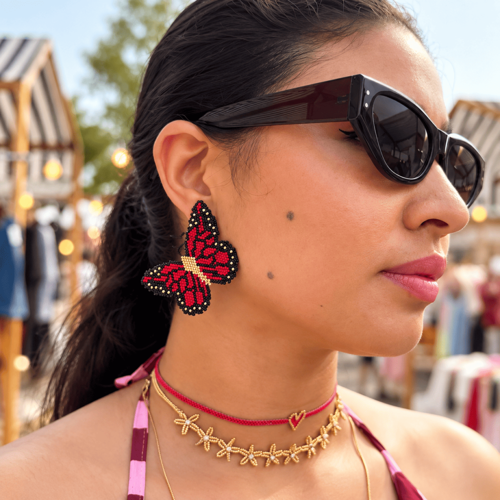 Pendientes mariposa monarca en Miyuki rojos y negros hechos a mano