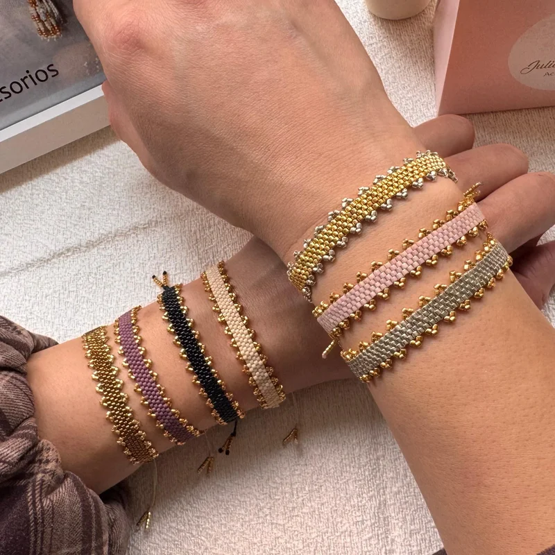 Pulseras artesanales hechas a mano de Juliana Vélez Accesorios